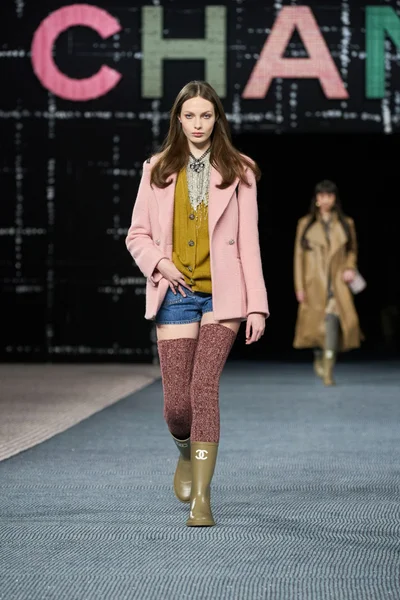 Look 7
